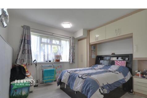 BEDROOM.jpg
