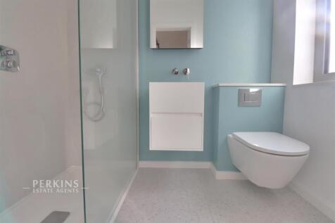 bathroom 2.jpg