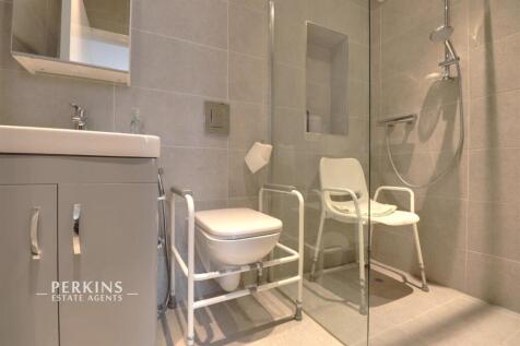 ensuite.jpg