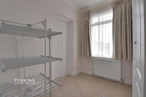 walk in wardrobe.jpg