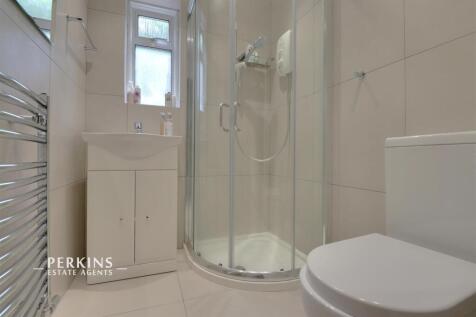 bathroom 3.jpg