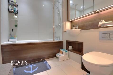BATHROOM 2.jpg