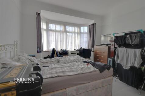 BED 1.jpg