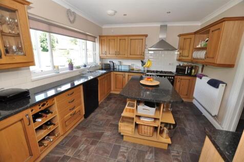 Kitchen/dining/family room