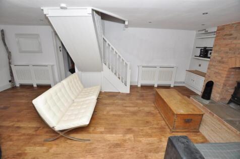 Open plan lounge/dining room