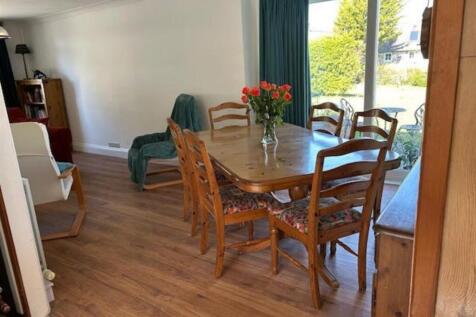 Sitting Room/Dining Room