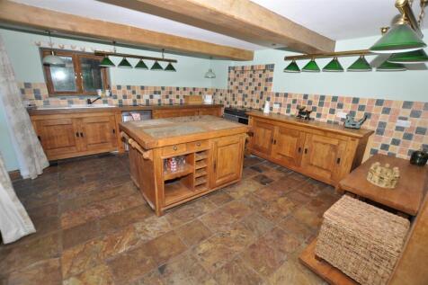 Kitchen/Dining Area