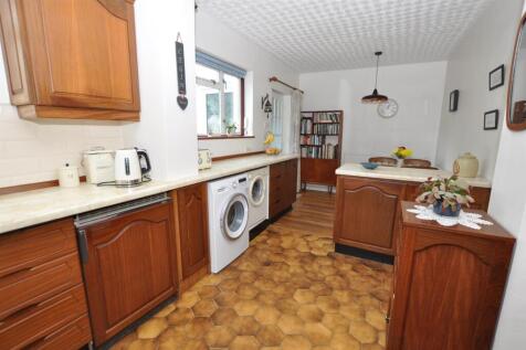 Kitchen/Diner/Breakfast slightly &#39;L&#39; shaped