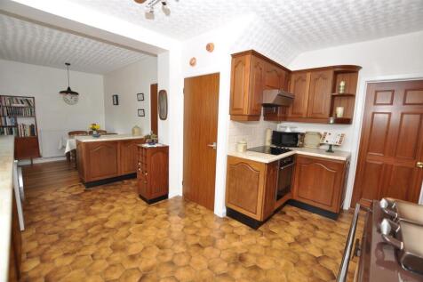 Kitchen/Diner/Breakfast slightly &#39;L&#39; shaped