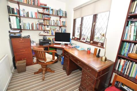 Bedroom 3/ Study