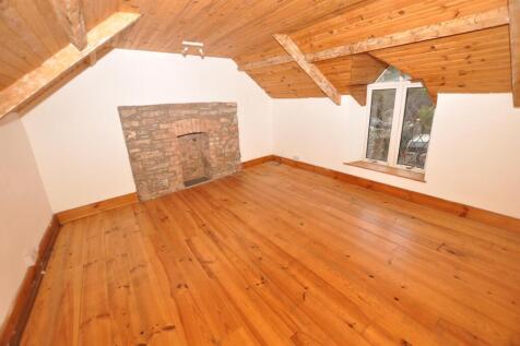 First floor Bedroom 1