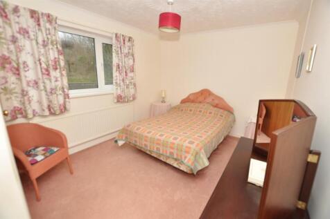 Front bedroom 1