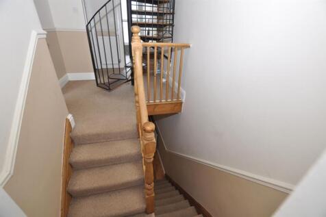 Landing mezzanine level
