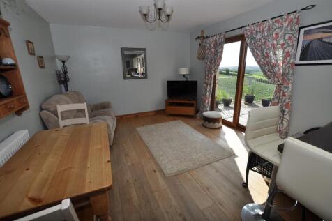 Kitchen/dining/family room
