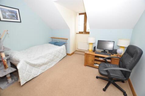 Front bedroom 1
