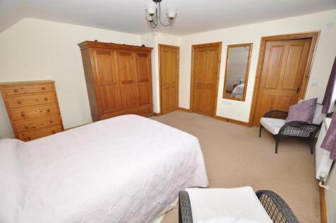 Master bedroom 2 with En-suite