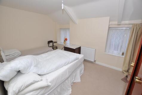 Front bedroom 1