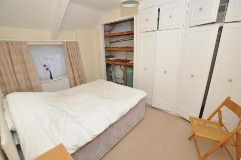 Rear bedroom 2