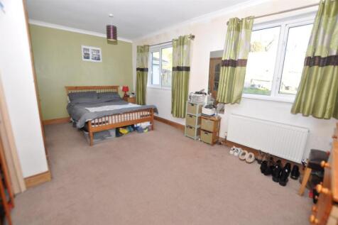 Rear bedroom 1