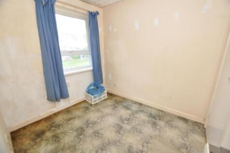 Rear bedroom 2