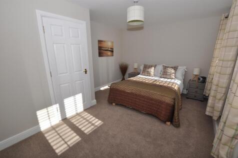 Front bedroom 2