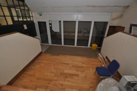 Ground floor recessed area