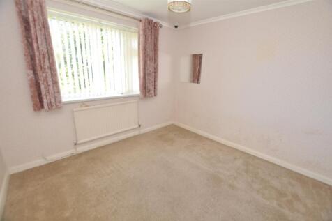 Rear bedroom 2