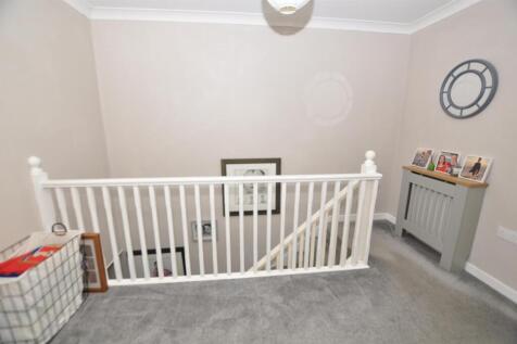 Part galleried landing area