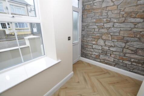 Entrance - Hallway