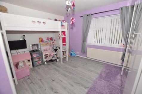 Front bedroom 1