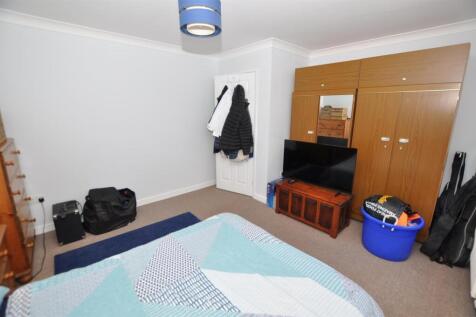 Front Bedroom 2 L Shaped