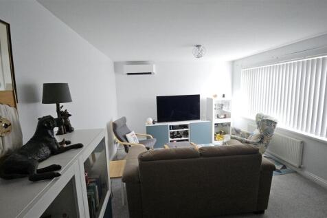 Lounge01.jpg
