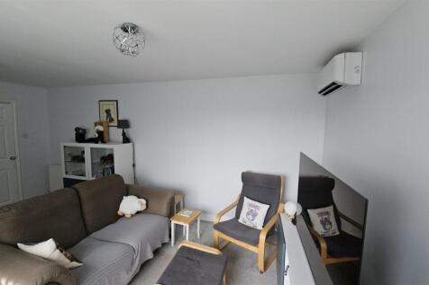 Lounge02.jpg