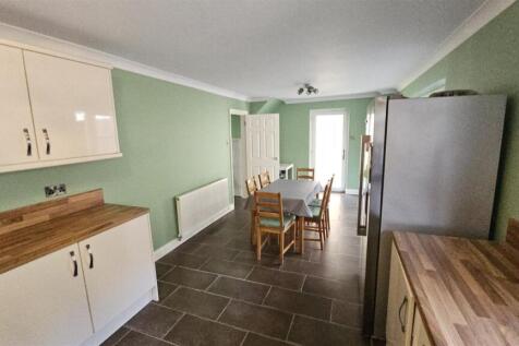 Kitchen01.jpg