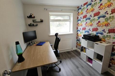 Rear_Bedroom_1.jpg