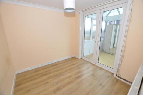 Rear bedroom 2