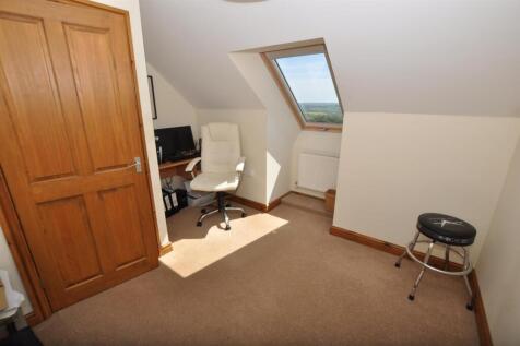 Rear bedroom 4