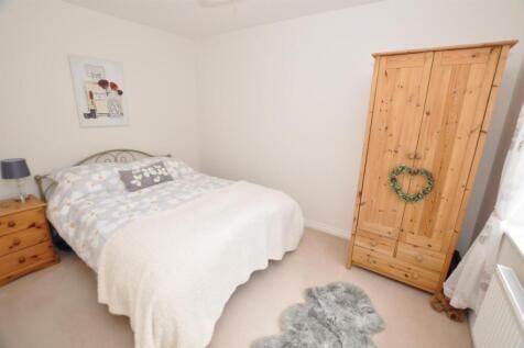 Front Bedroom 1: