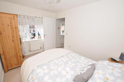 Front Bedroom 1: