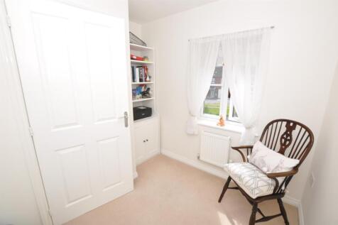 Front Bedroom 2: