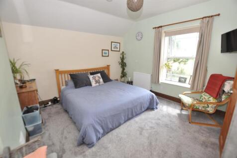 Front bedroom 1