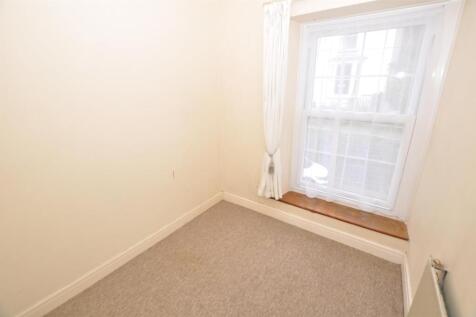 Front Bedroom 4
