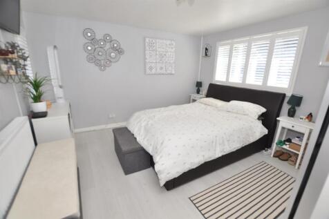 Master Bedroom 4