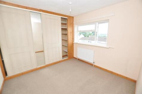 Front bedroom 2