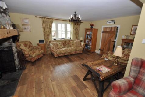 L shaped Lounge/Dining room