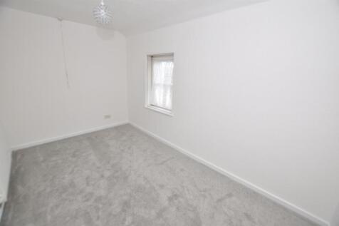 Front bedroom 1