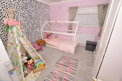 Rear bedroom 2