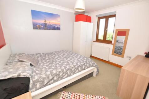 Front bedroom 1