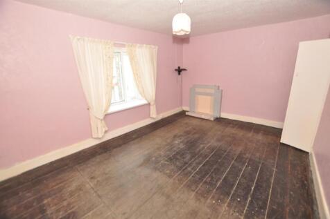 Front bedroom 1