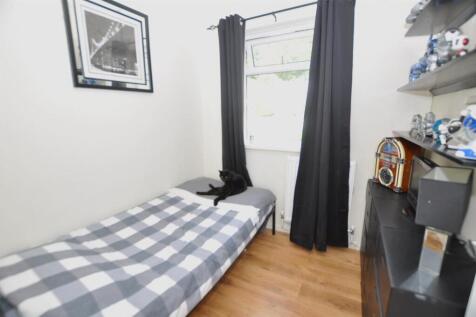 Bedroom 1: